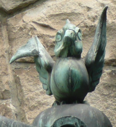 屋根の上のとり