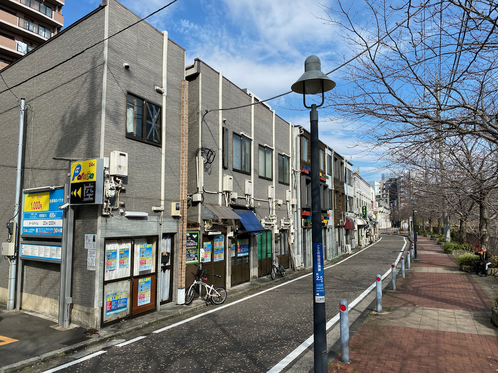 機銃掃射の跡